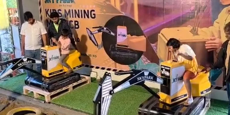 JCB — Little Engineers, Big Machines