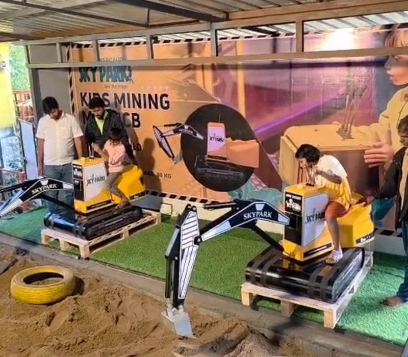 JCB — Little Engineers, Big Machines